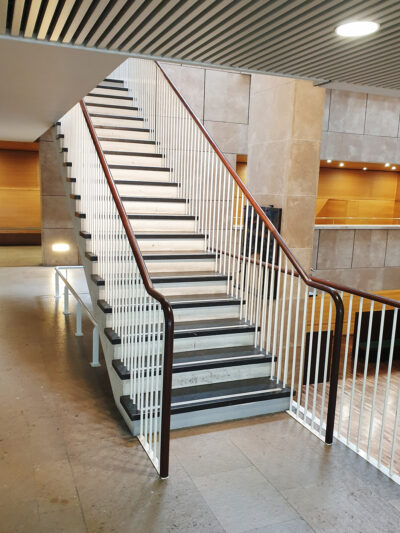 Nouveau Palais de Justice de Lyon - escalier