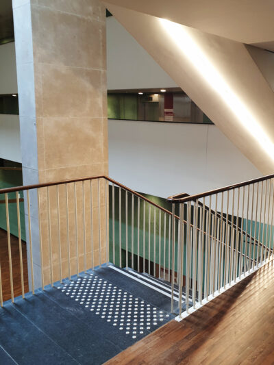 Nouveau Palais de Justice de Lyon - escalier